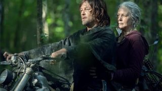 『ウォーキング・デッド』バイクに乗ったダリルとキャロル